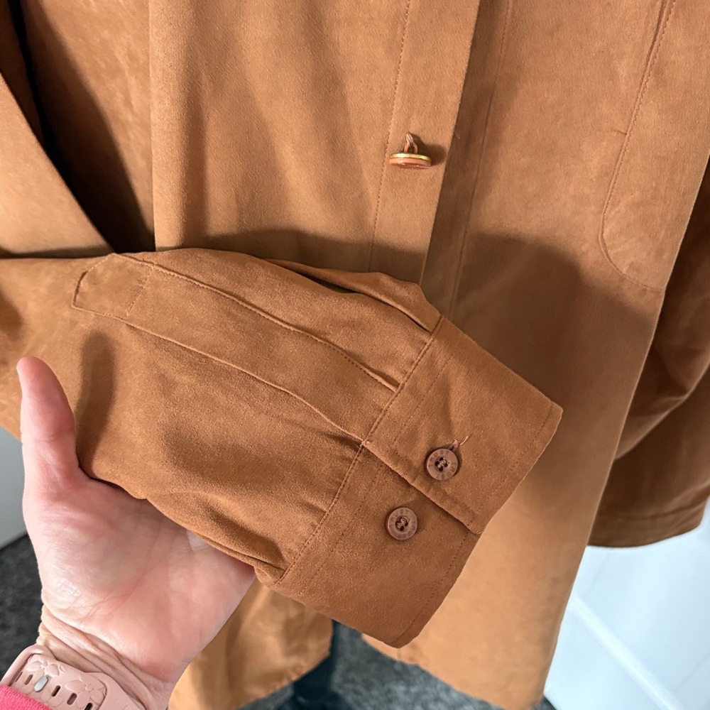 Trust USA Men’s Vintage Faux Suede Button Down - Picture 5 of 14